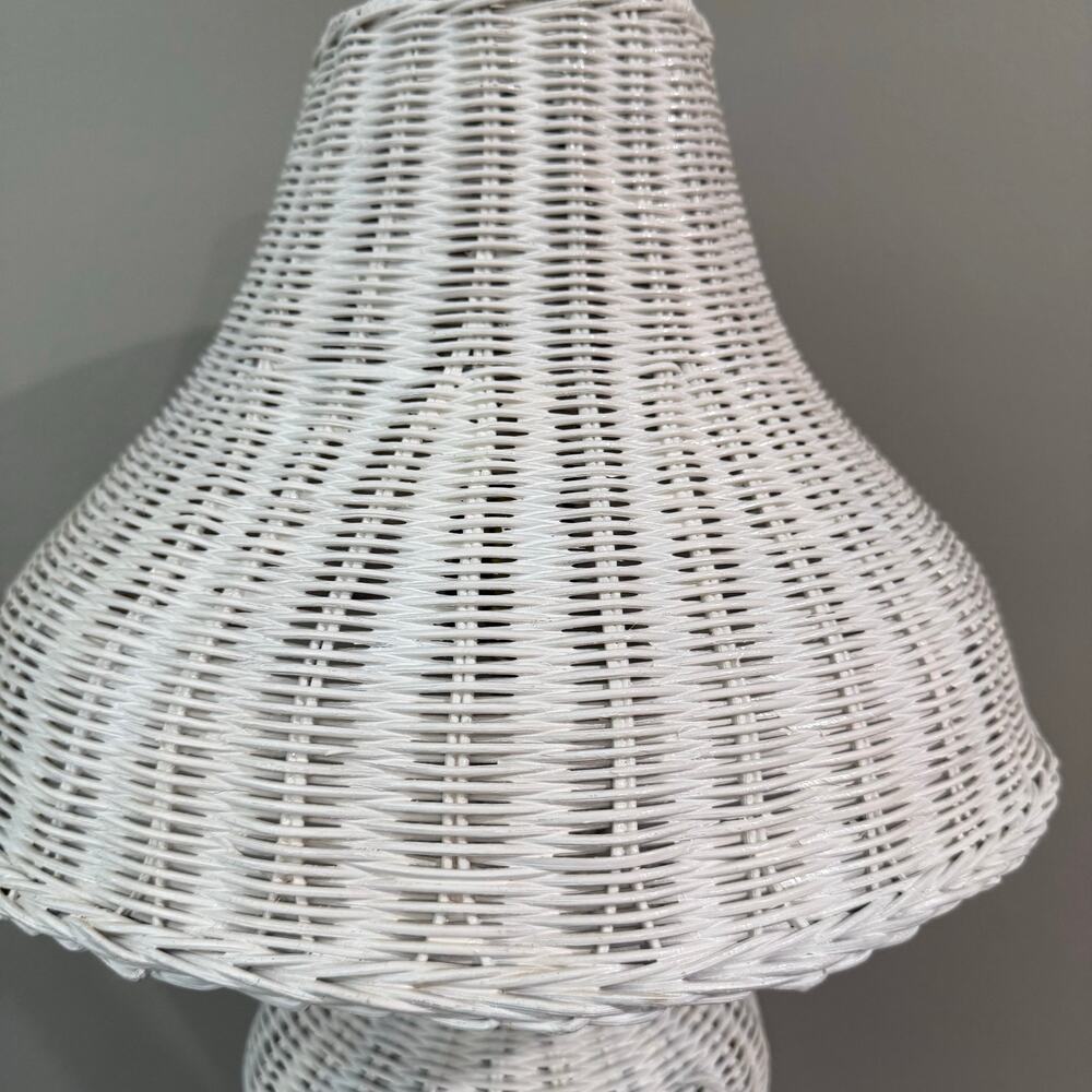 Vintage White Wicker Lamp And Shade Ginger Jar - Picture 3 of 15